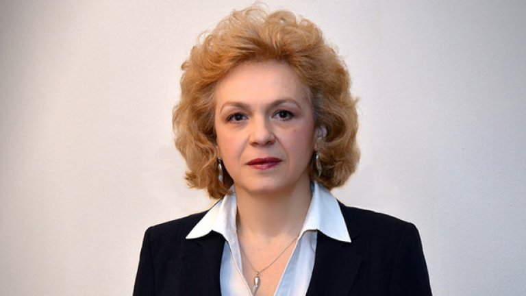 Петя Първанова поема поста в момент, когато т.нар. Балкански маршрут на бежанците и мигрантите, заобикалящ България, е закрит