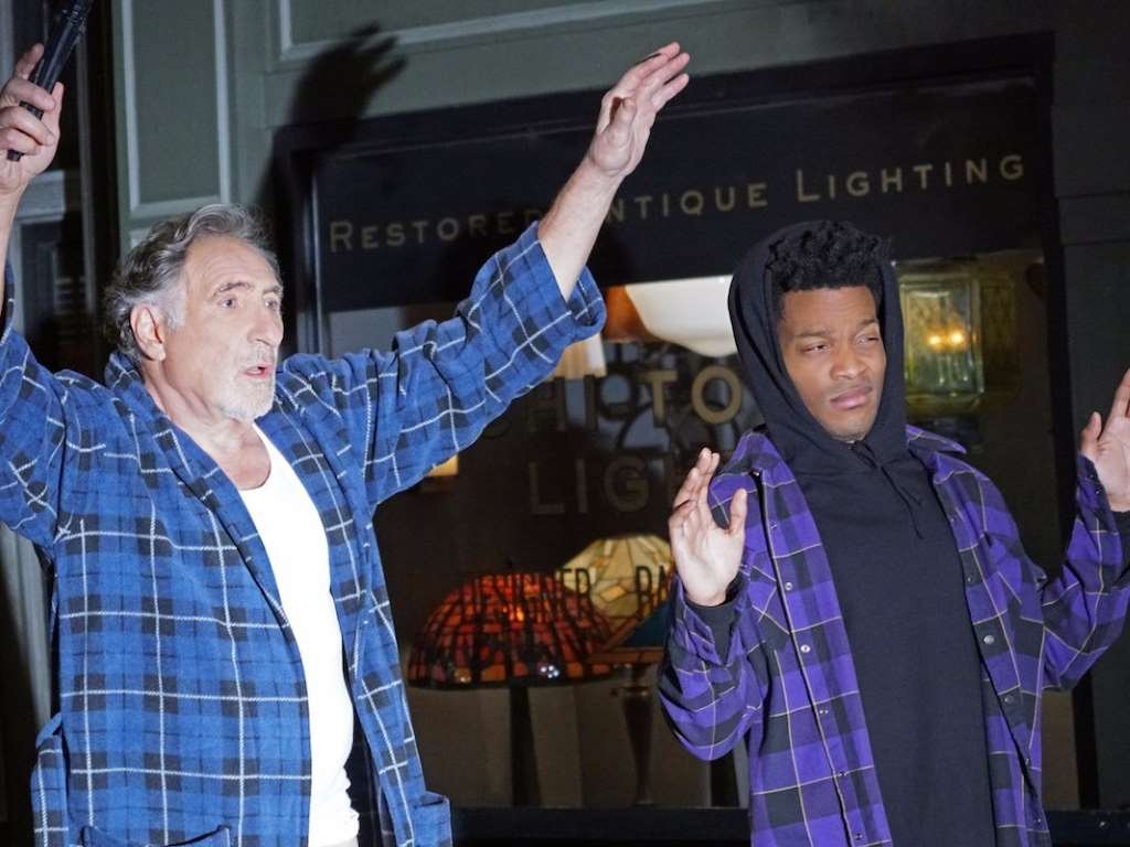 13. “Superior Donuts” 

Артур се опитва да предпази пекарната си за донъти от банкрут, което се оказва трудно защото донътите не са яки. Тук се появява Франко, който обещава на Артур да вдигне пекарната му отново на крака.
