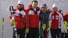 Главният треньор на българските скиори Драго Грубелник (в средата) загина днес в автомобилна катастрофа в Австрия