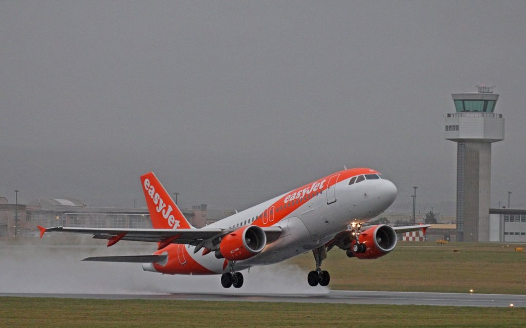 Easyjet Airbus A319 G-EZGI at Isle of Man