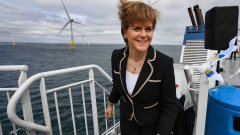 Първият минитър на страната Никола Стърджън и някои от защитниците на независимостта смятат, че само така Шотландия ще може да използва пълния потенциал на възобновяемите природни ресурси, с които разполага.