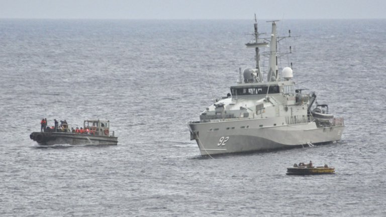 Десетки са загинали след потъване на лодка, превозваща мигранти, край Италия