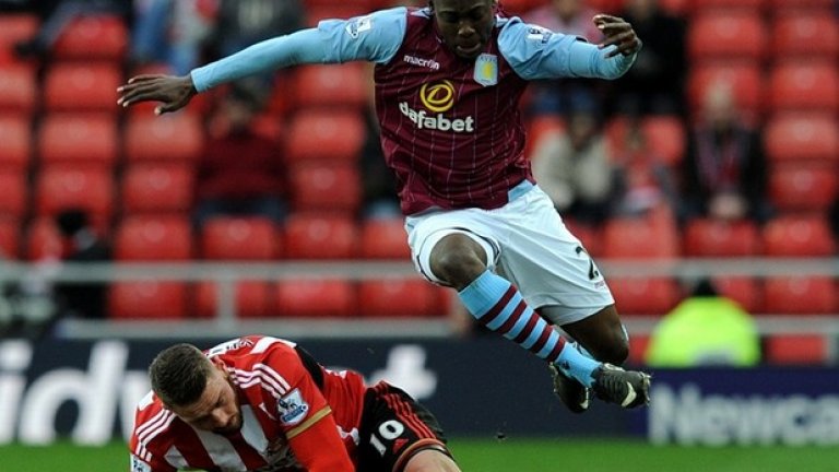 4. Ръшиън Хепбърн-Мърфи, 16 години и 176 дни
Съндърланд - Астън Вила, 14-ти март 2015 г.
Тим Шърууд даде 7 минути на Ръшиън Хепбърн-Мърфи при гостуването на Съндърланд през пролетта.