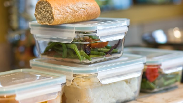 Иззетите продукти са с животински произход и не са били съхранявани правилно