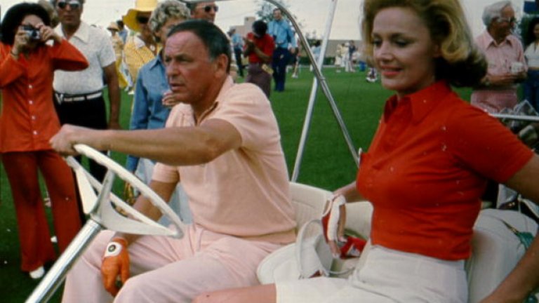 Франк Синатра със съпругата си Барбара през 1973 г.