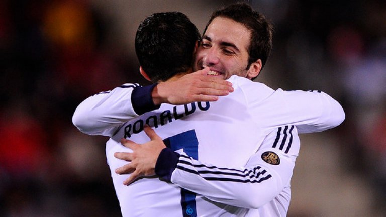 Гонсало Игуаин не успя да дочака десетата титла от Шампионската лига и бе съотборник на Роналдо в Реал до 2013-а.