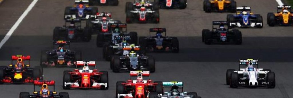 Двамата пилоти на Ferrari се борят за трето и четвърто място, преди Квят да ги атакува в първия завой