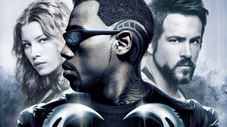 „Блейд 3"
Първите два филма от поредицата за убиеца на вампири Блейд са първокласни представители на комиксовия жанр. Третата част е безобразие. Забравете за укритите данъци, Уесли Снайпс трябваше да получи присъда само заради участието си в това аудио-визуално бедствие.
В първите два филма за печения враг на кръвопийците, Снайпс доставя върховни като за жанра изпълнения. Но в номер 3 всичко е сбъркано, неадекватно и обидно за публиката. Няма дори и молекула от разкошната мрачна атмосфера, превърнала се в запазена марка на екранизациите на „Блейд". Но най-абсурден от всички и всичко в тройката е Доминик Пърсел като Дракула, Сцените с него станаха поп-културна референция за лошо кино.