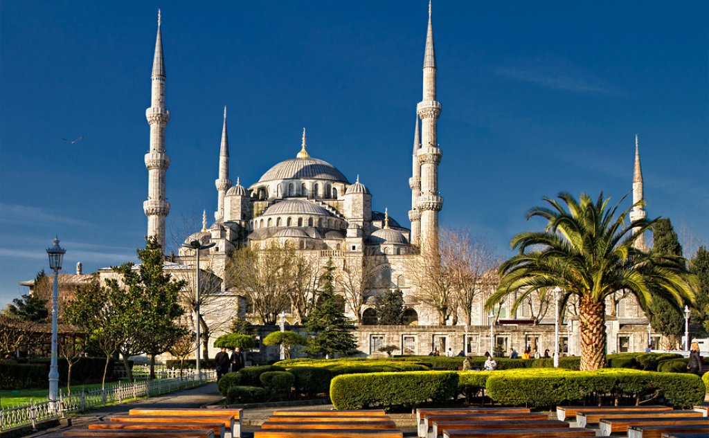 ISTANBUL-MAVI-CAMI
