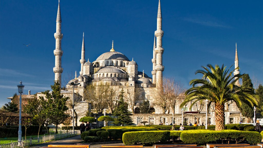ISTANBUL-MAVI-CAMI