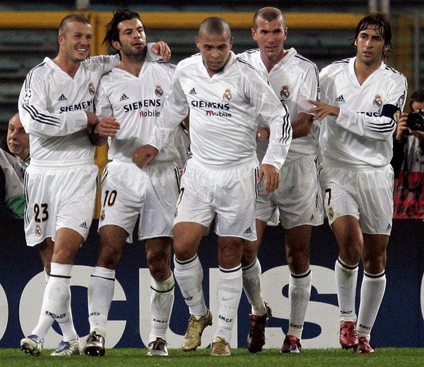 Зинедин Зидан, Раул, Роналдо
Три от най-великите имена в историята на футбола и част от Галактикос. През 2003 г. изведоха Реал до титлата с невероятна игра.