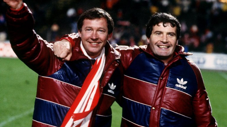 Фърги празнува успеха във финала през 1983 г. заедно с помощника си Арчи Нокс