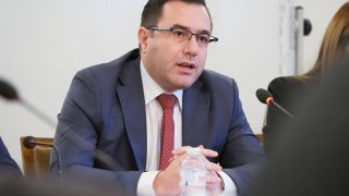 В комисията вече има и двама нови членове