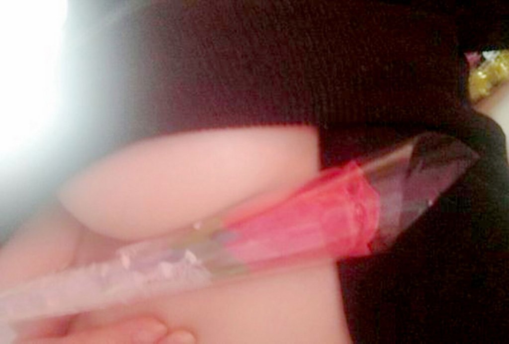 Under Boob Pen Challenge