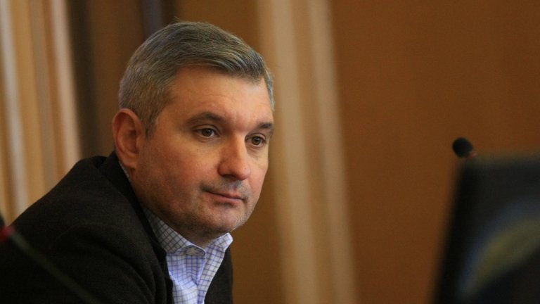 Причините за оттеглянето му са неизвестни