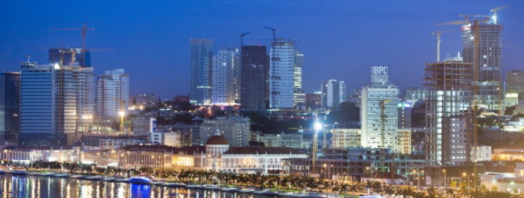 Въпреки срива на местната валута спрямо американския долар, столицата на Ангола Луанда е най-скъпото място за живот за чужденците в света. Това се дължи предимно на високите разходи за живот и на ценните книжа