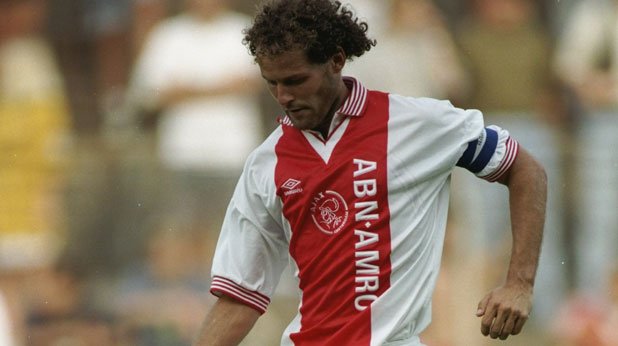 Дани Блинд
Един от по-възрастните в онзи отбор на Аякс и негов капитан. Преди спечелването на Шампионската лига през 1995-а, Блинд вече бе триумфирал пет пъти в Ередивзии и четири – в Купата на Холандия. Игра 42 пъти с националната фланелка на „лалетата“. През 2012-а бе назначен за помощник треньор в националния, а в момента заема и позицията на старши треньор.