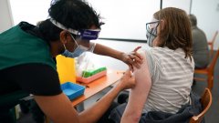 България е на последно място по поставени ваксини