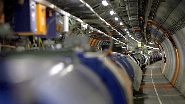 Сноп от неутрино беше насочен от CERN към подземната лаборатория „Гран Сасо" в Италия, на разстояние от 732 километра