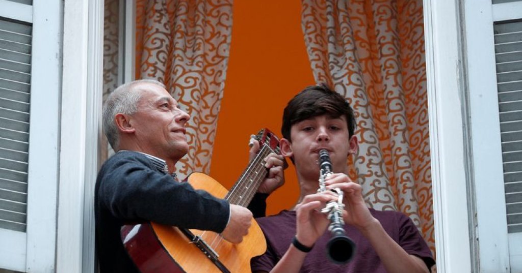 "Треска, главоболие, очите ми горяха." Футболист разказва за ужаса COVID-19 и грешката на Италия