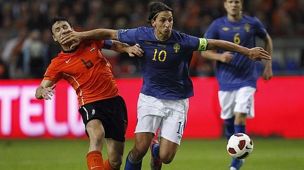 Скандинавците загубиха с 1:4 първия мач с Холандия в своята група, но след това победиха "лалетата" с 3:2 и се класираха директно за Евро 2012 като най-добър втори отбор