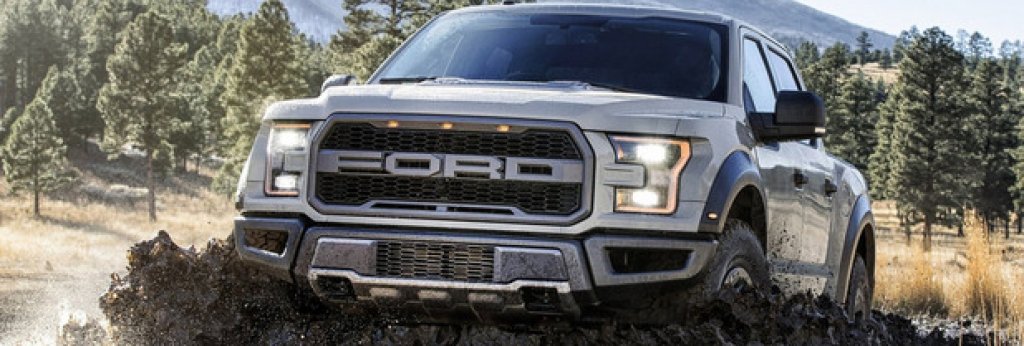 Могъщият F-150 Raptor на Ford беше една от звездите в Детройт, където пикапът дебютира с двойна кабина