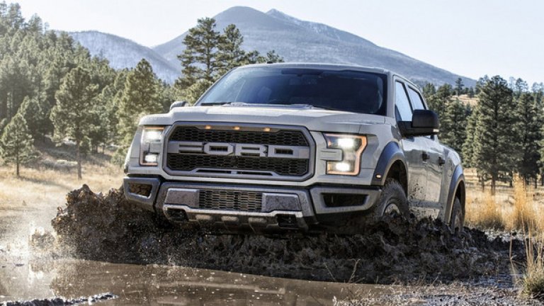 Могъщият F-150 Raptor на Ford беше една от звездите в Детройт, където пикапът дебютира с двойна кабина