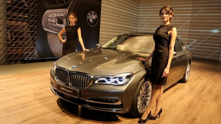 Новата 7 серия на BMW дебютира на салона, а от България вече има 35 поръчки за лимузината