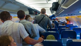 Пътниците, които не останат с колани докрай, дължат 70 долара