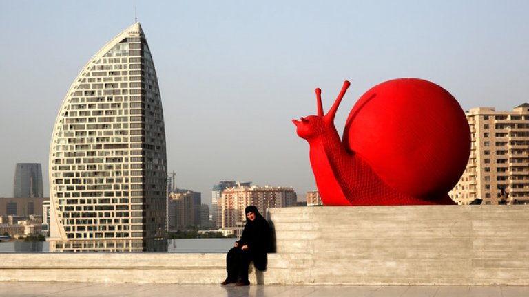 Баку тези дни е спорт, цветове и шоу. Страната опитва да се отърси от имиджа, създаден пред света през последните години.