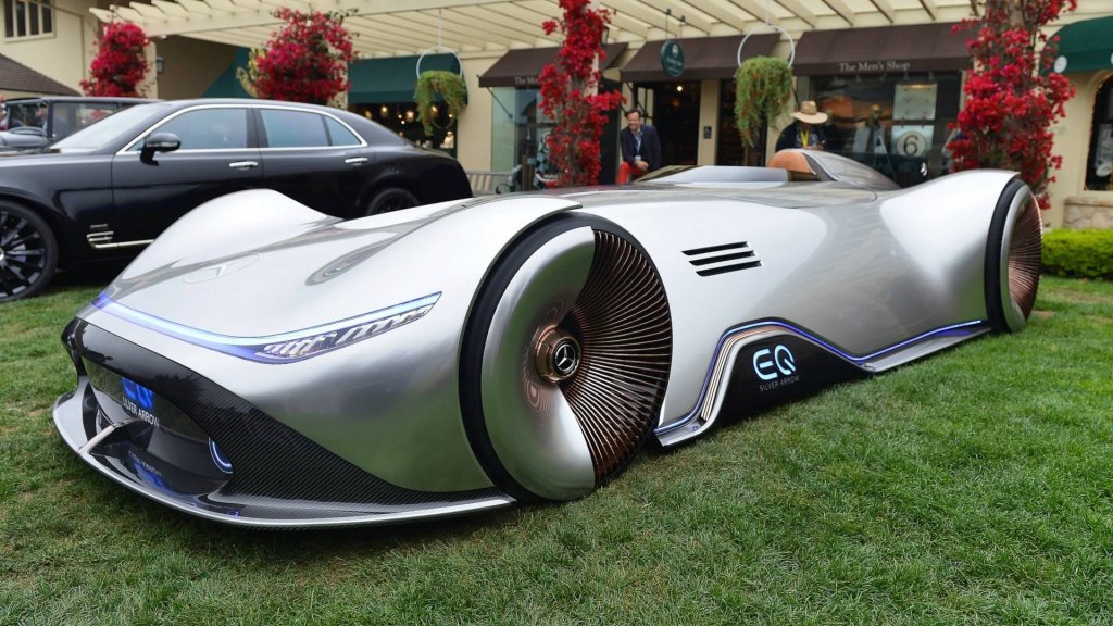 Концептуалният EQ Silver Arrow 01.