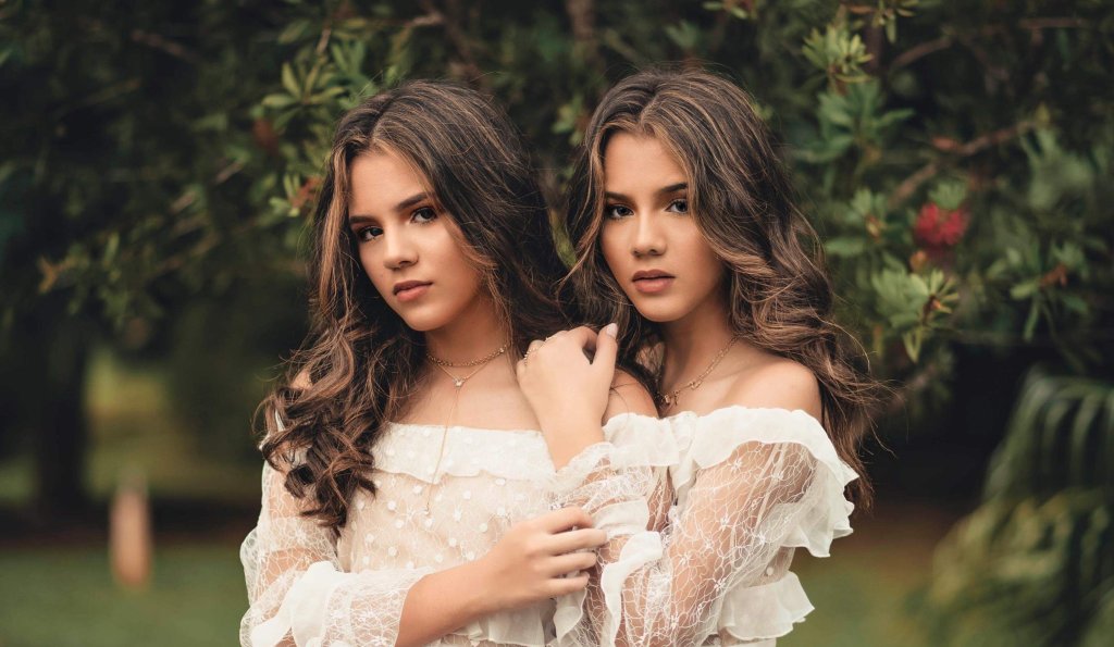 twins, близнаци