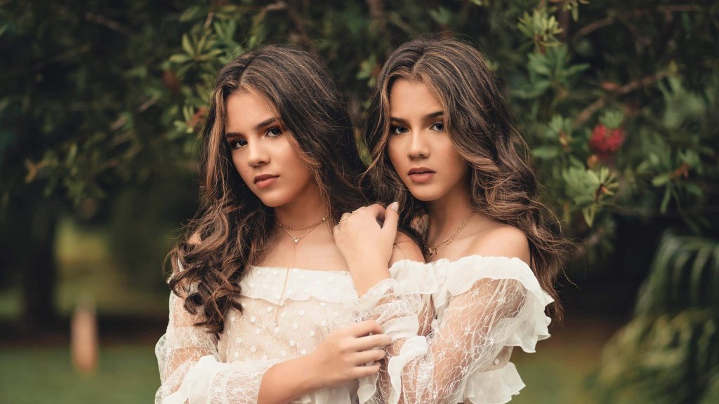 twins, близнаци