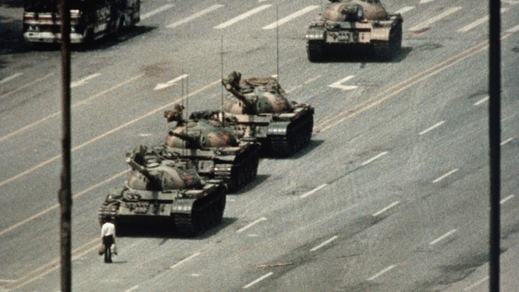 мъжът пред танковете, tank man