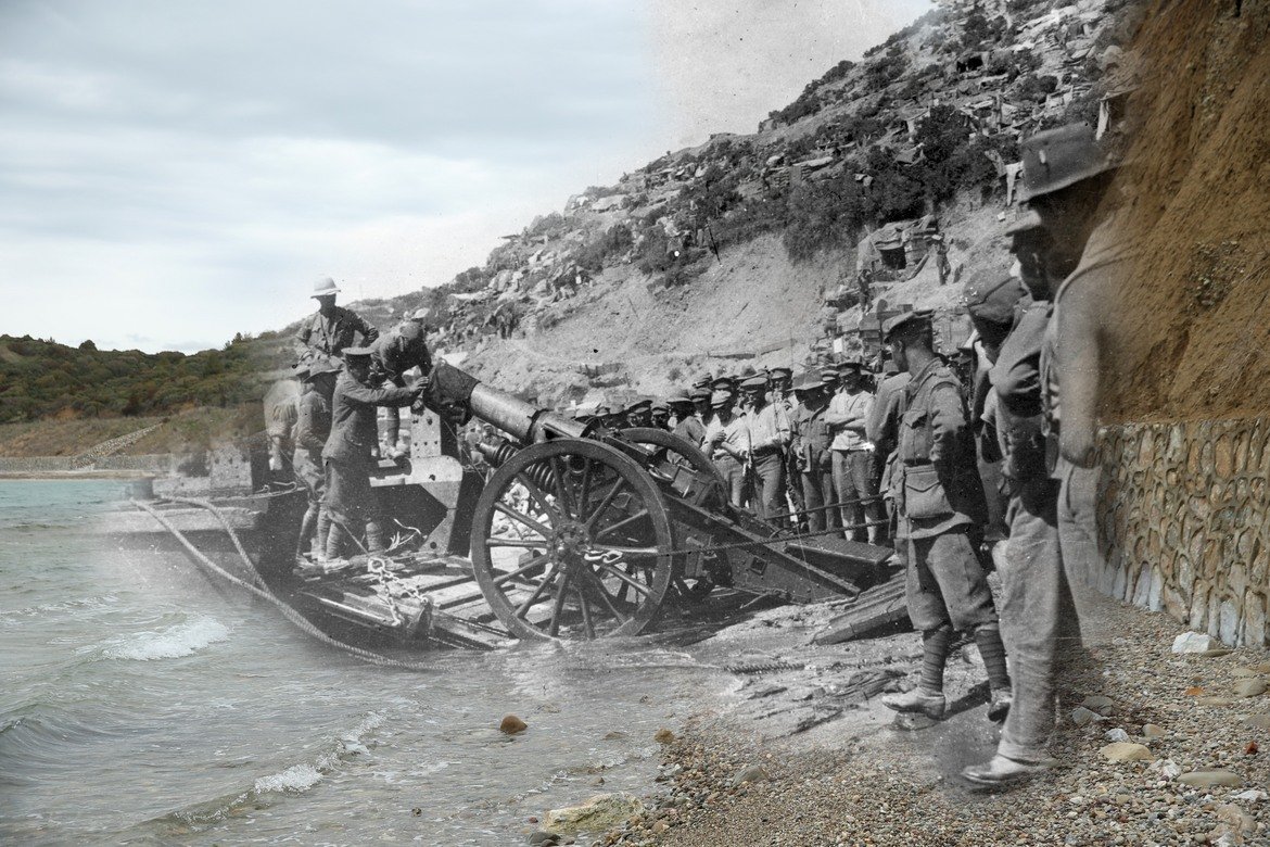 Галиполската операция - тогава и сега. Кадър, комбиниращ снимки от 1915 г. и 2015 г. Източник: Getty