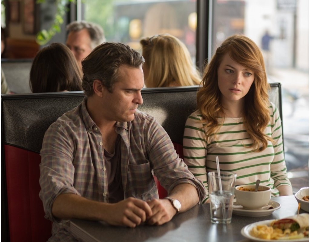 Почти нормален 
Всяка „Киномания“ има поне по едно заглавие на Уди Алън. Тази не прави изключение. След миналогодишната „Магия в полунощ“, който не беше нищо особено като филм, макар и много приятен, Алън се завръща с „Почти нормален“. Хоакин Финикс