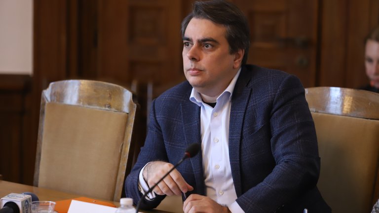 Съпредседателят на ПП отрича да са получавали комисионни от военната помощ за Украйна