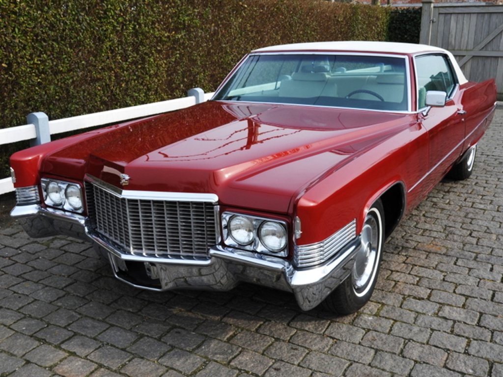  1967-1970 Cadillac Eldorado Coupe
Първата машина с предно предаване, а дизайнът е супер. Под огромния капак се крие 7-литров V8 с невероятните 340 конски сили. 