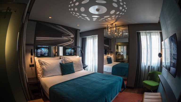 Хотелът се състои от 82 стандартни стаи