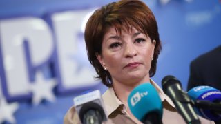 В сряда парламентът ще отхвърли искания вот на недоверие срещу кабинета "Денков"
