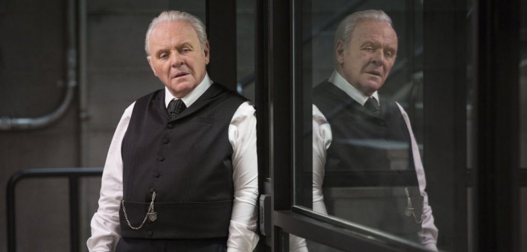 Westworld
Много малко сериали могат да се сравнят с великолепието на Westworld (особено в първия му сезон). Шоуто бърка дълбоко в мозъците на зрителите, карайки ги да се замислят върху редица теми за свободата, за разрушителната сила на човека, лишен от чувството си за отговорност, за това как сме склонни да създадем нови роби в лицето на роботите и как тези роби могат да се превърнат изведнъж в наши господари. Самият сериал разглежда един модернистичен увеселителен парк от бъдещето, в който роботите са неотличими от хората, а човеците могат да се разхождат безнаказано сред тях, убивайки, малтретирайки и изнасилвайки. Поне докато роботите не решат, че е време това да спре.