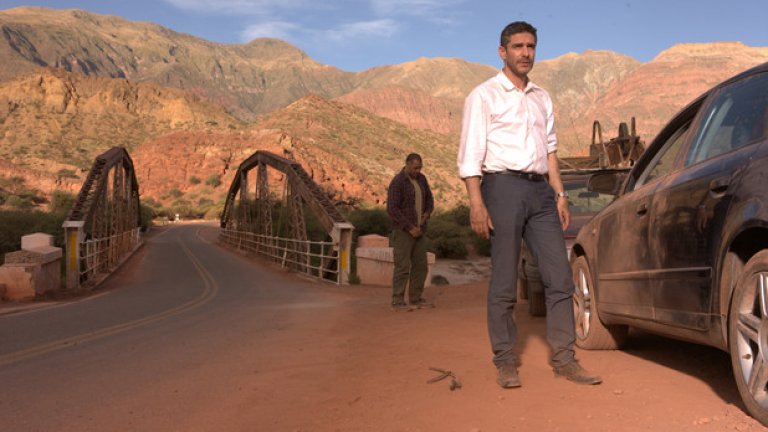 „Дивaшки истории" (Relatos salvajes)
Шестте отделни късометражни истории са обединени във филм, който донася още една аржентинска номинация за "Оскар". Режисьорът Дамиан Шифрон предлага история за насилие на пътя, история за това как човек не бива да се отказва да се бори със системата и накрая да я победи, история за измяна, история за престъпление, самолетна история и история за отрова за мишки... Интересното е, че филмът е продуциран от знаменития испански режисьор Педро Алмодовар. Вероятно е излишно да казваме, че в една от историите участва и Рикардо Дарин?