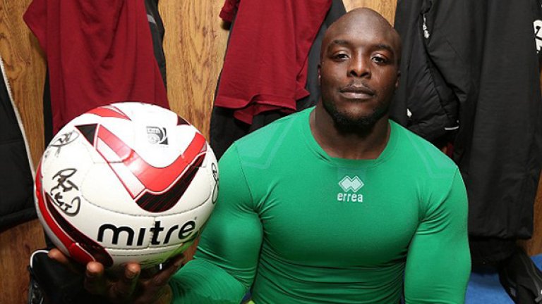 Акинфева е нанизал 135 гола в повече от 10 години професионална и аматьорска кариера.