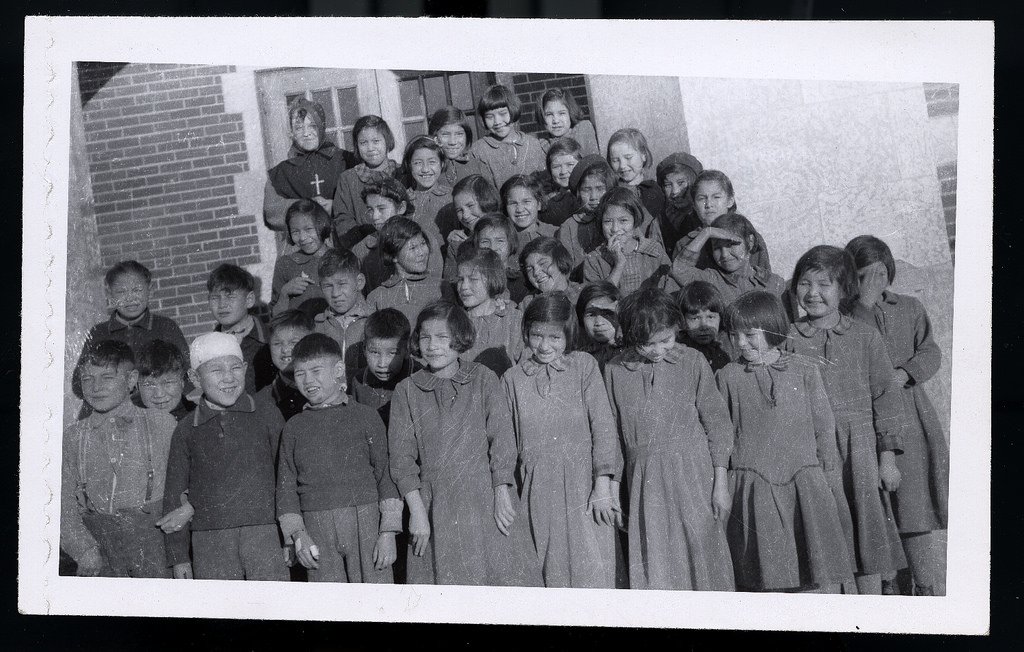 Students_at_Blue_Quills_Residential_School_(15873685907)