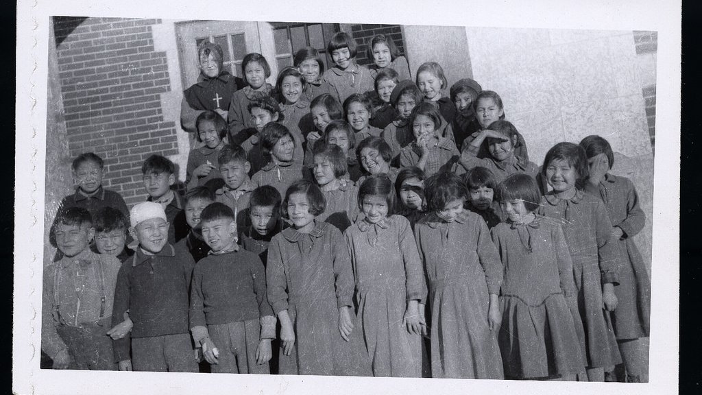 Students_at_Blue_Quills_Residential_School_(15873685907)