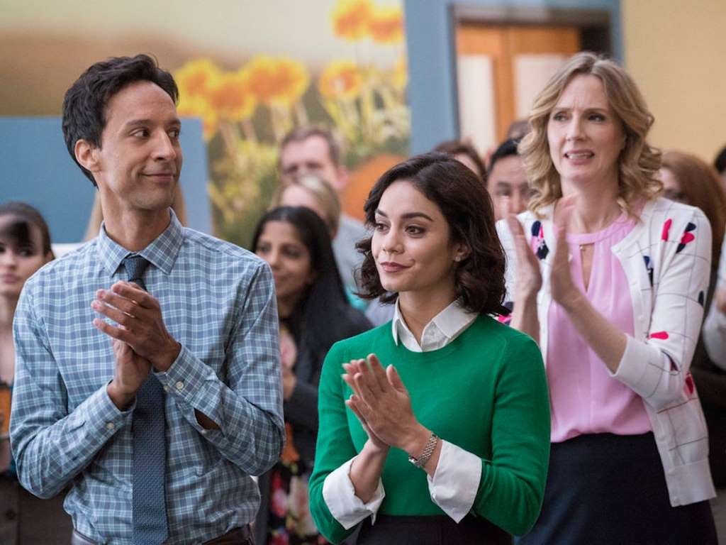 12. “Powerless” 

Първата комедия във вселената на DC. Действието се развива около застрахователна компания, която предпазва обикновените граждани от вредите на супергероите. 
