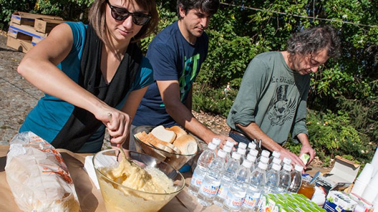 През очите на необременените