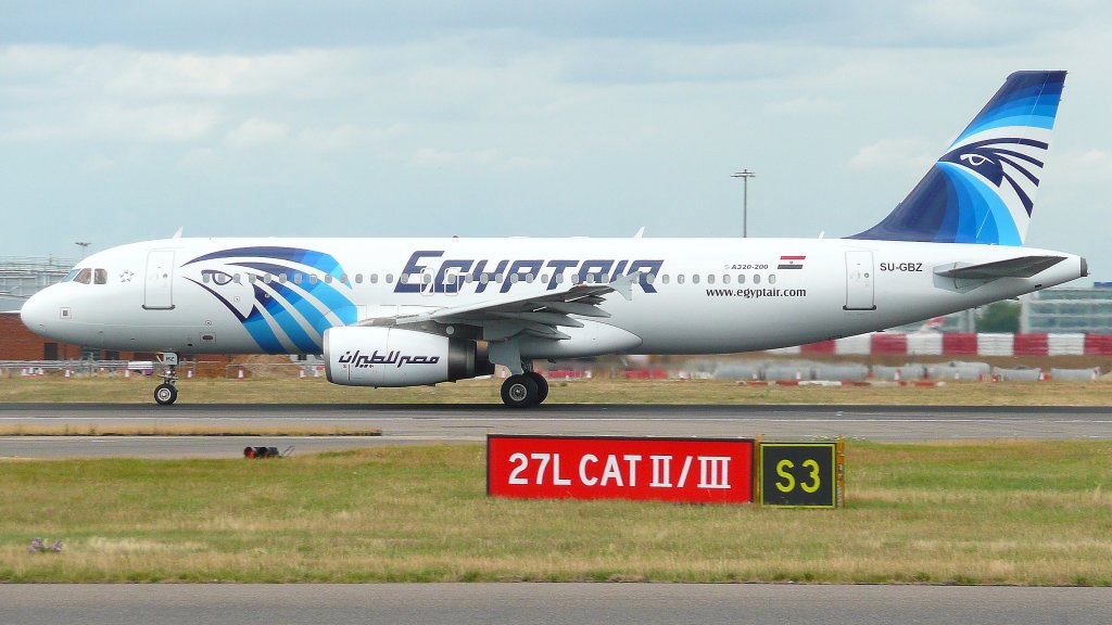 Airbus_A320_(EgyptAir)_(3719293653)