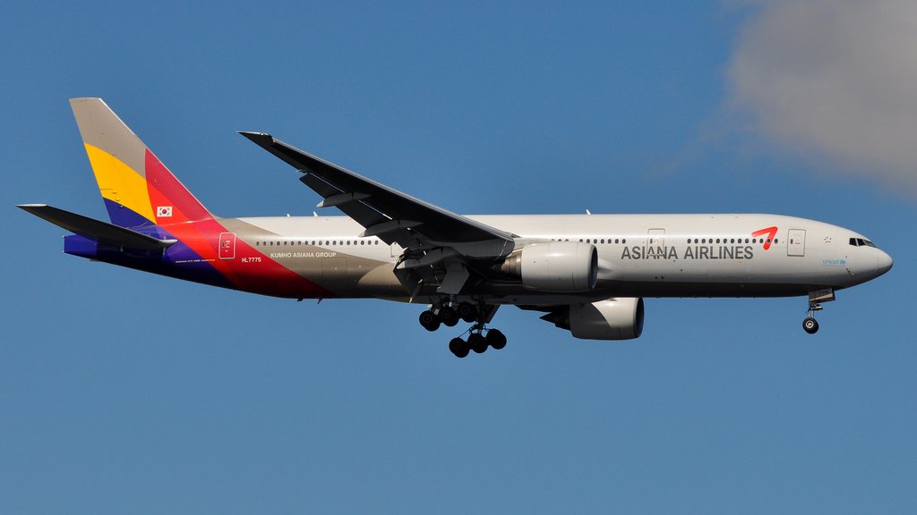 Asiana Airlines - Boeing 777-200ER
