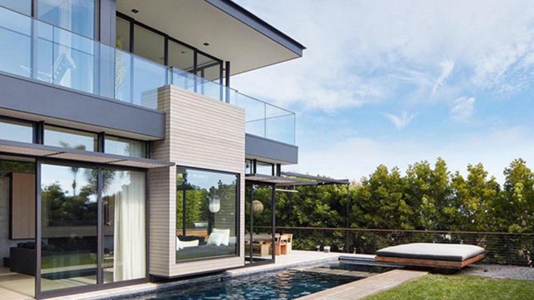 Имение в Лос Анджелис като от приказка, ранчо за 8,6 млн. долара и гадже-богаташ: Чудният живот на Маша